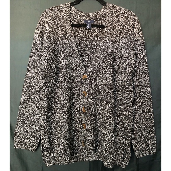 NWOT Gap Black/White Knit Buttoned Sweater Cardigan - Picture 1 of 3